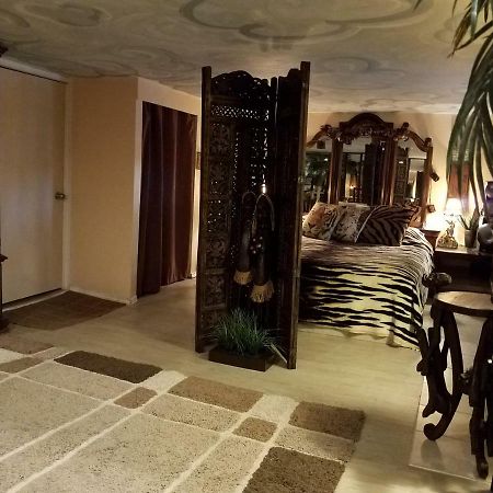 Exotic Large Basement Studio Hotel Montreal Luaran gambar
